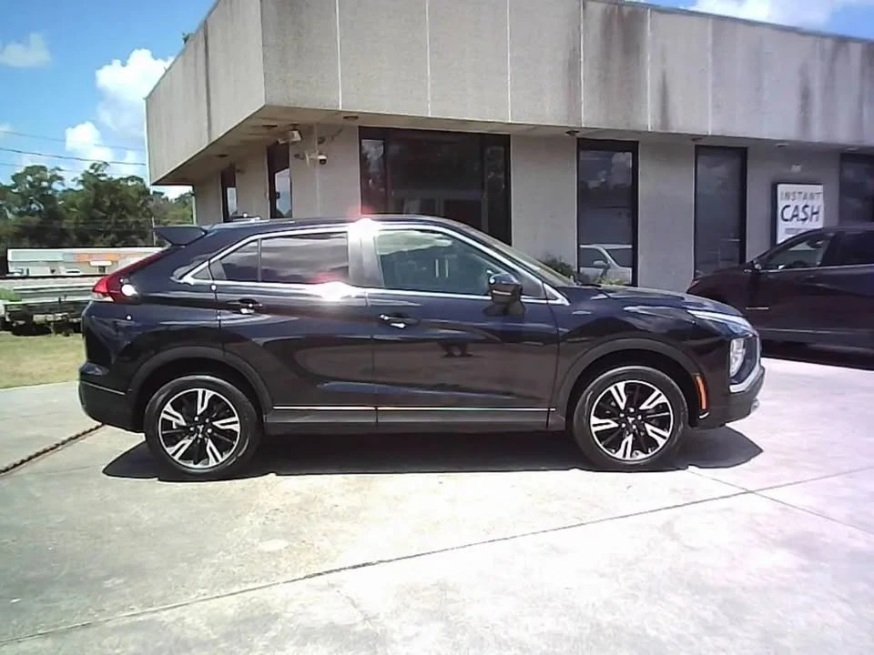 2023 Mitsubishi Eclipse Cross - Image 2 of 20