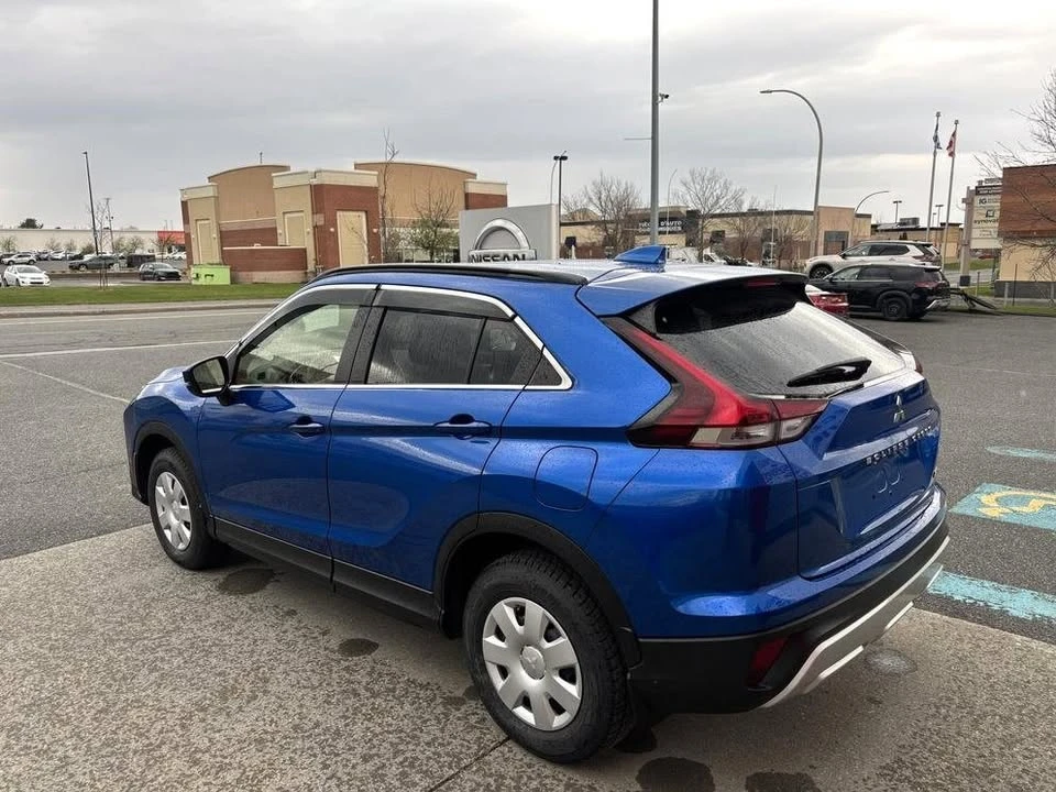 2023 Mitsubishi Eclipse Cross - Image 8 of 10