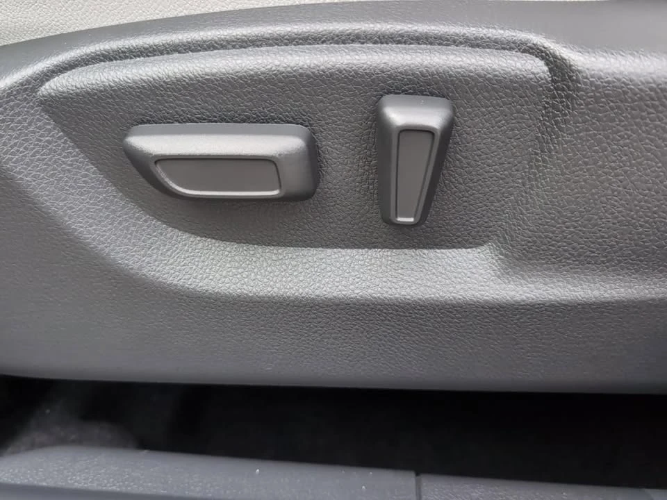 2023 Mitsubishi Eclipse Cross - Image 18 of 20