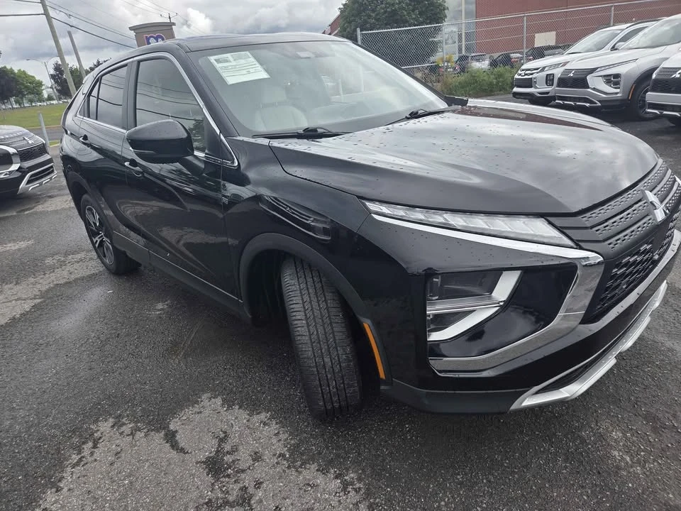 2023 Mitsubishi Eclipse Cross - Image 3 of 17