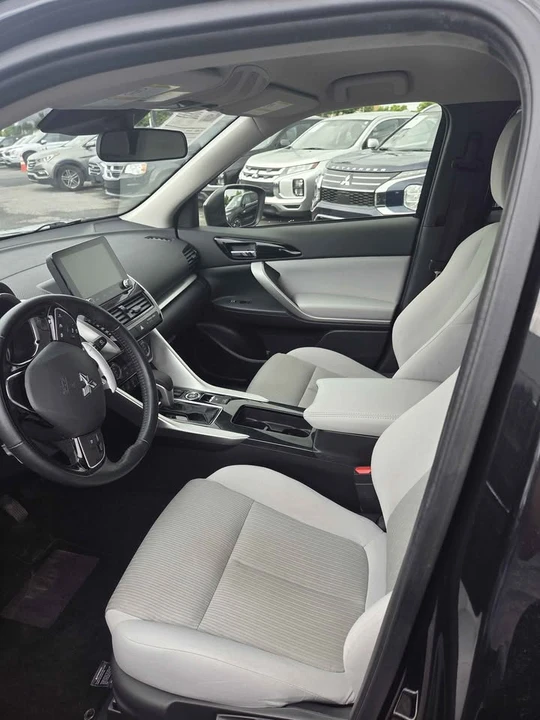 2023 Mitsubishi Eclipse Cross - Image 10 of 17