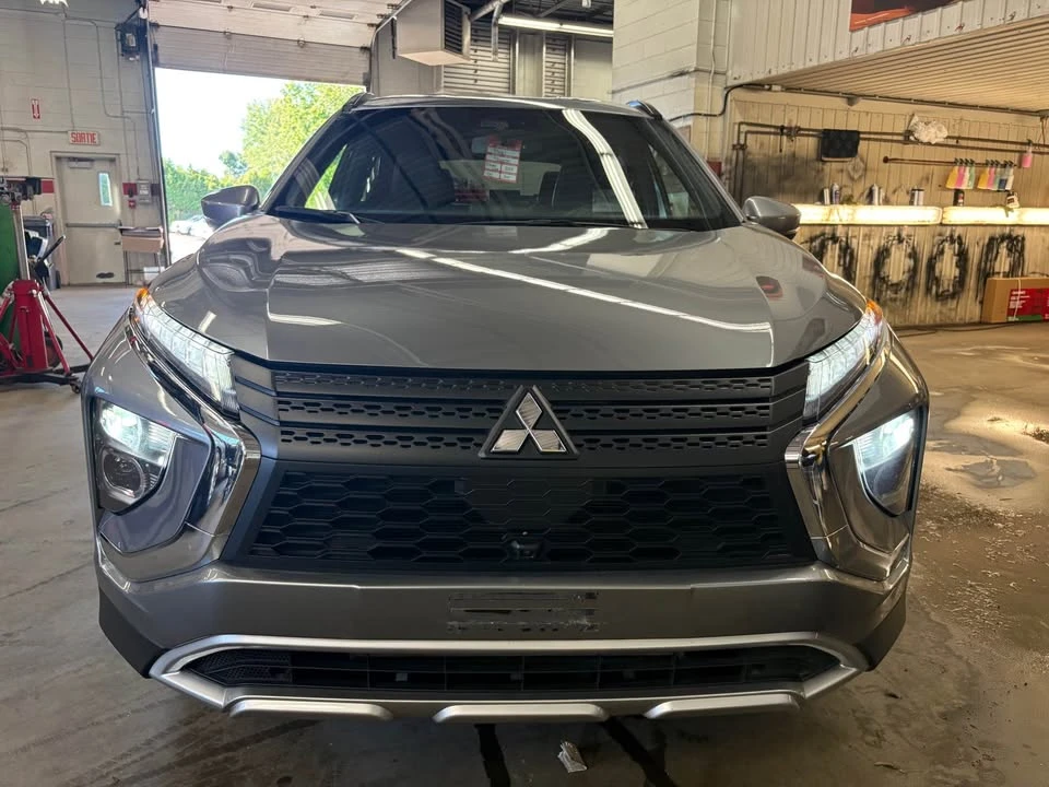 2023 Mitsubishi Eclipse Cross - Image 2 of 13