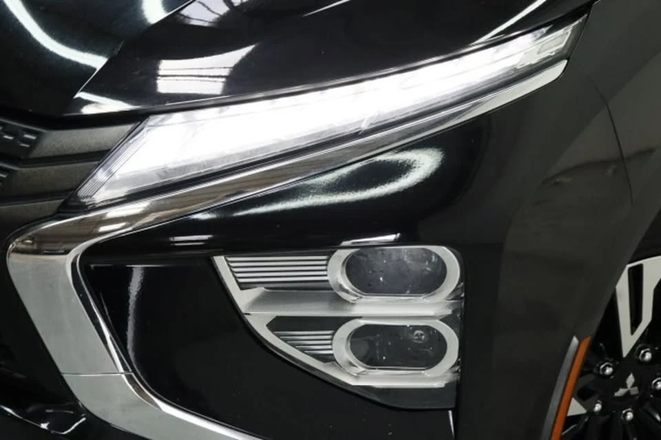 2023 Mitsubishi Eclipse Cross - Image 2 of 20