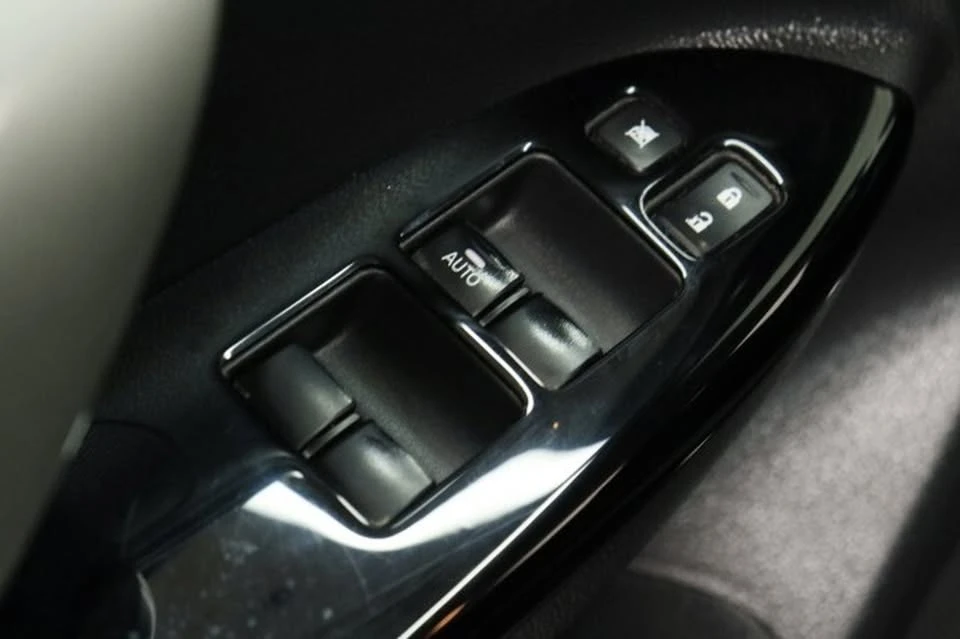 2023 Mitsubishi Eclipse Cross - Image 14 of 20