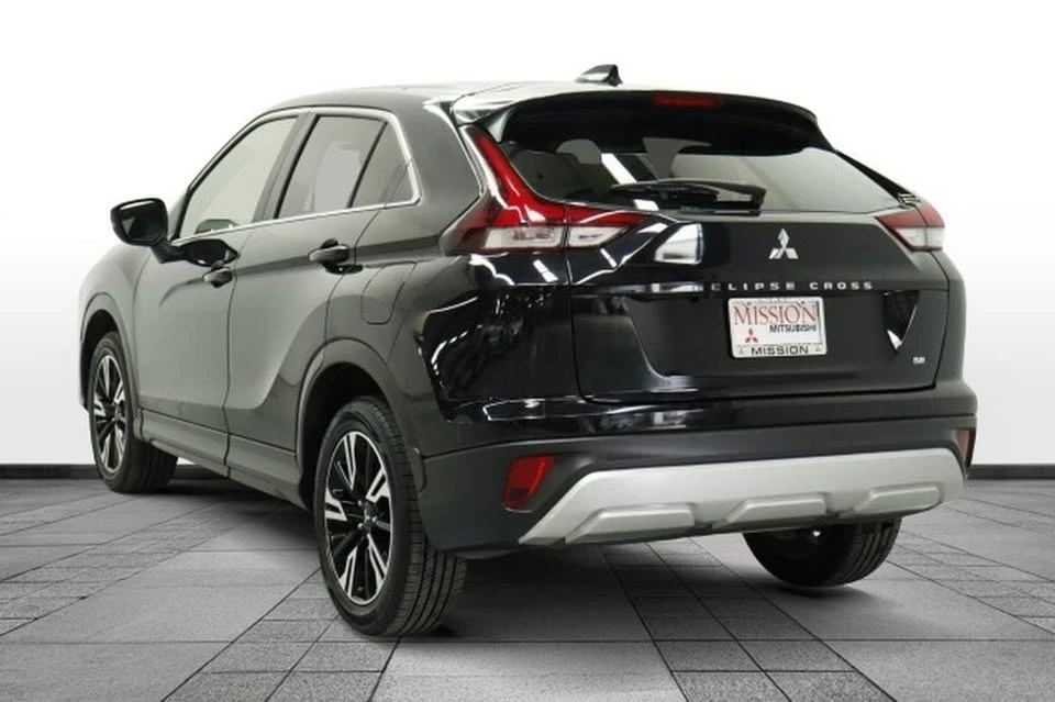 2023 Mitsubishi Eclipse Cross - Image 2 of 20