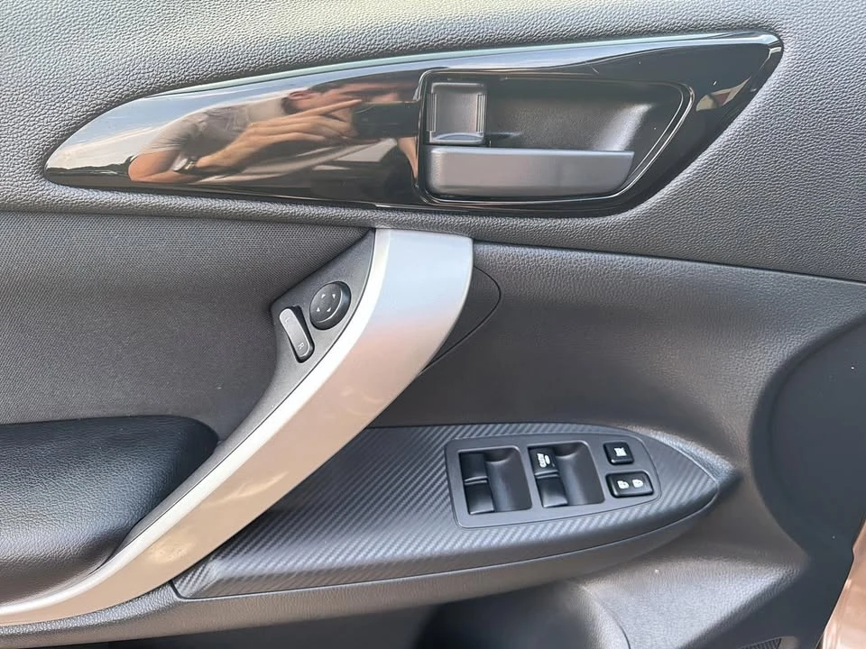 2023 Mitsubishi Eclipse Cross - Image 10 of 19