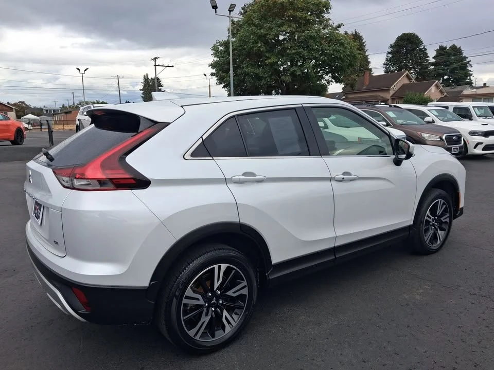 2023 Mitsubishi Eclipse Cross - Image 9 of 20