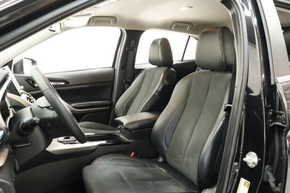 2023 Mitsubishi Eclipse Cross - Image 8 of 20