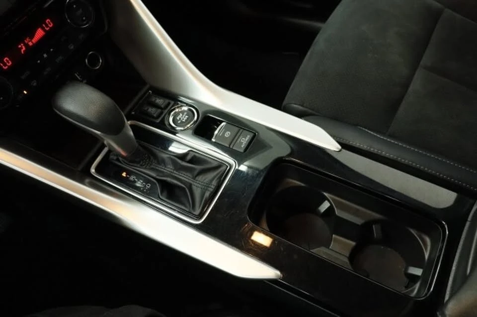 2023 Mitsubishi Eclipse Cross - Image 15 of 20