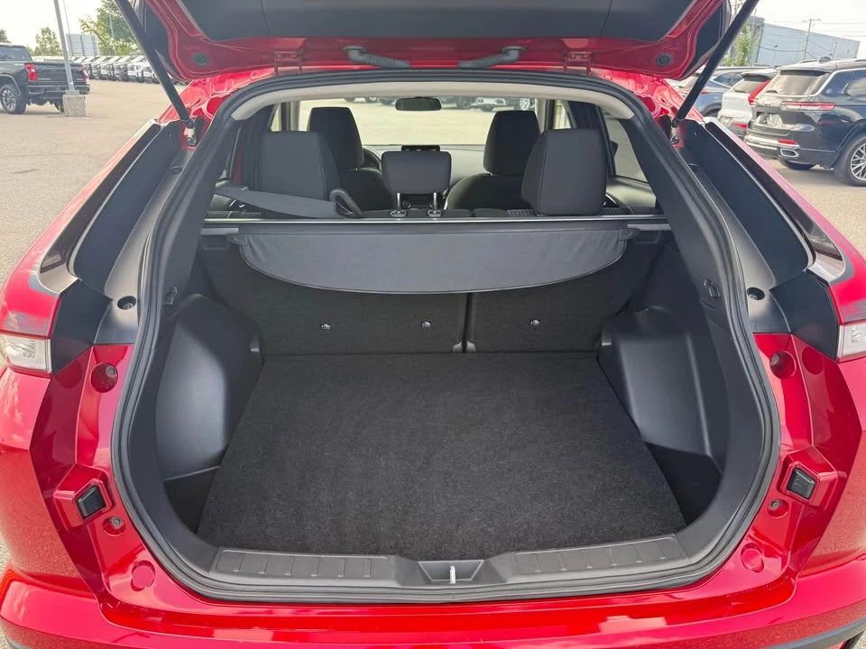 2023 Mitsubishi Eclipse Cross - Image 9 of 19
