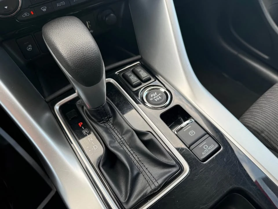 2023 Mitsubishi Eclipse Cross - Image 15 of 19