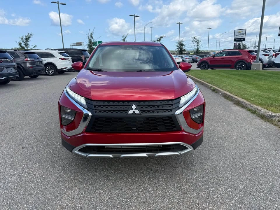 2023 Mitsubishi Eclipse Cross - Image 2 of 19