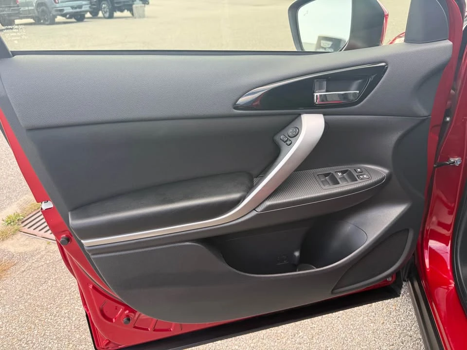 2023 Mitsubishi Eclipse Cross - Image 12 of 19