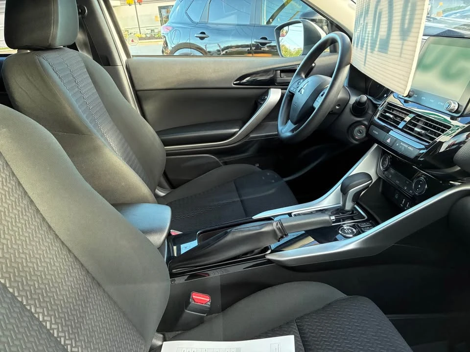2023 Mitsubishi Eclipse Cross - Image 7 of 8