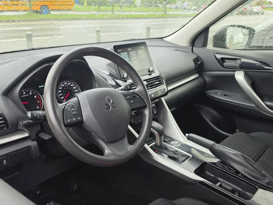 2023 Mitsubishi Eclipse Cross - Image 8 of 10
