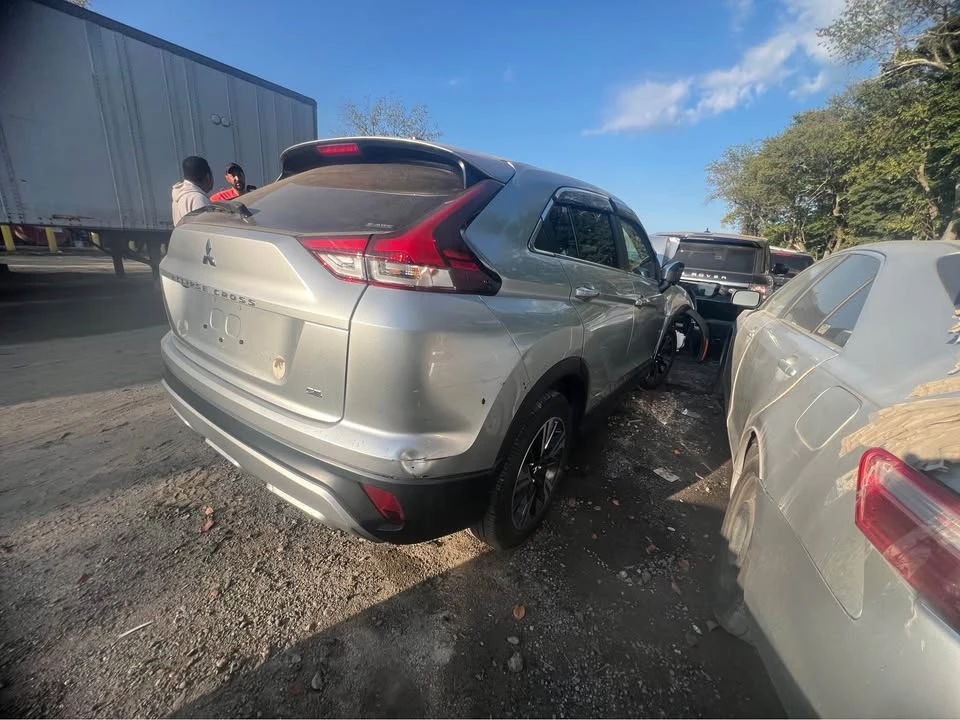 2023 Mitsubishi Eclipse Cross - Image 2 of 4