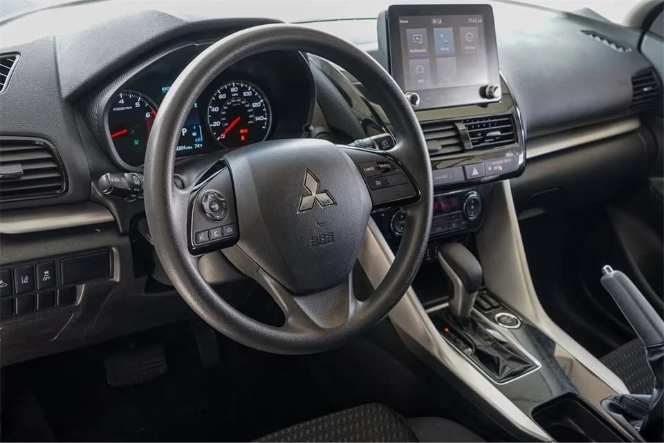 2023 Mitsubishi Eclipse Cross - Image 5 of 15