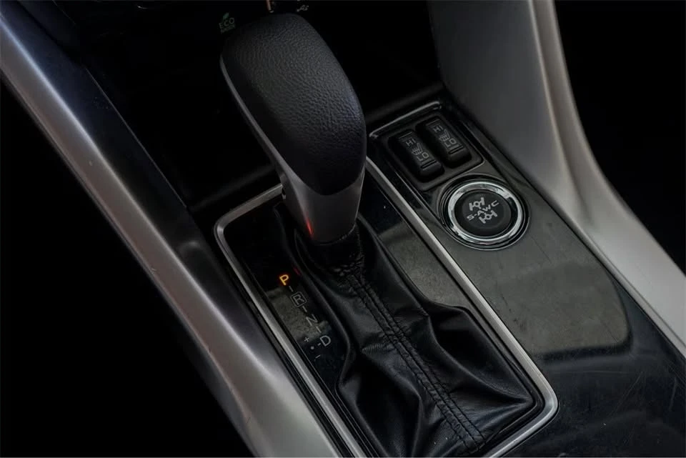 2023 Mitsubishi Eclipse Cross - Image 8 of 15
