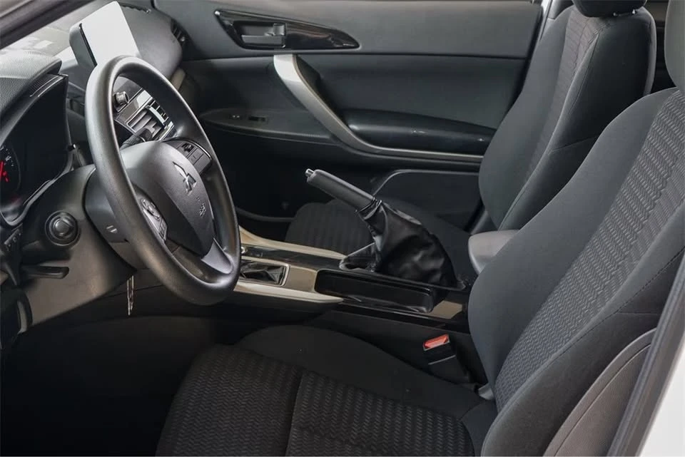 2023 Mitsubishi Eclipse Cross - Image 6 of 15
