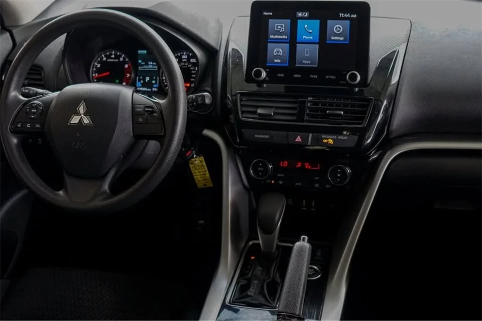 2023 Mitsubishi Eclipse Cross - Image 13 of 15