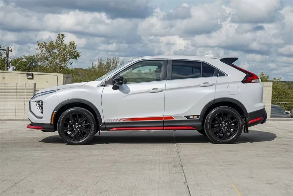 2023 Mitsubishi Eclipse Cross - Image 3 of 15
