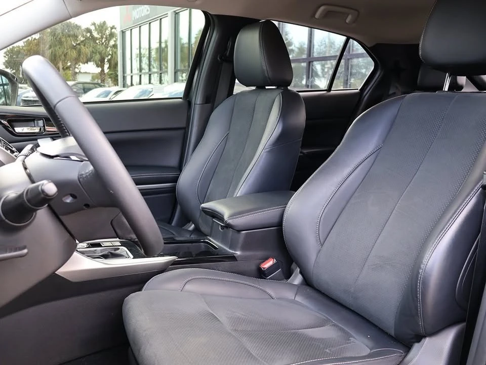 2023 Mitsubishi Eclipse Cross - Image 16 of 17