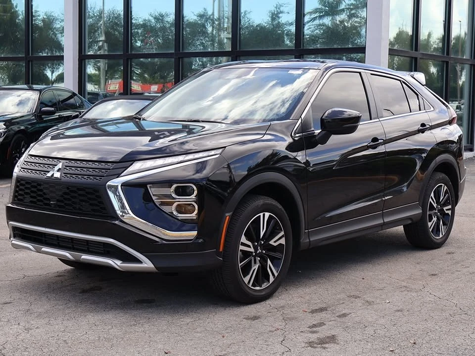 2023 Mitsubishi Eclipse Cross - Image 2 of 17