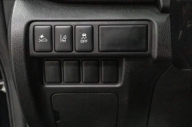 2023 Mitsubishi Eclipse Cross - Image 18 of 20