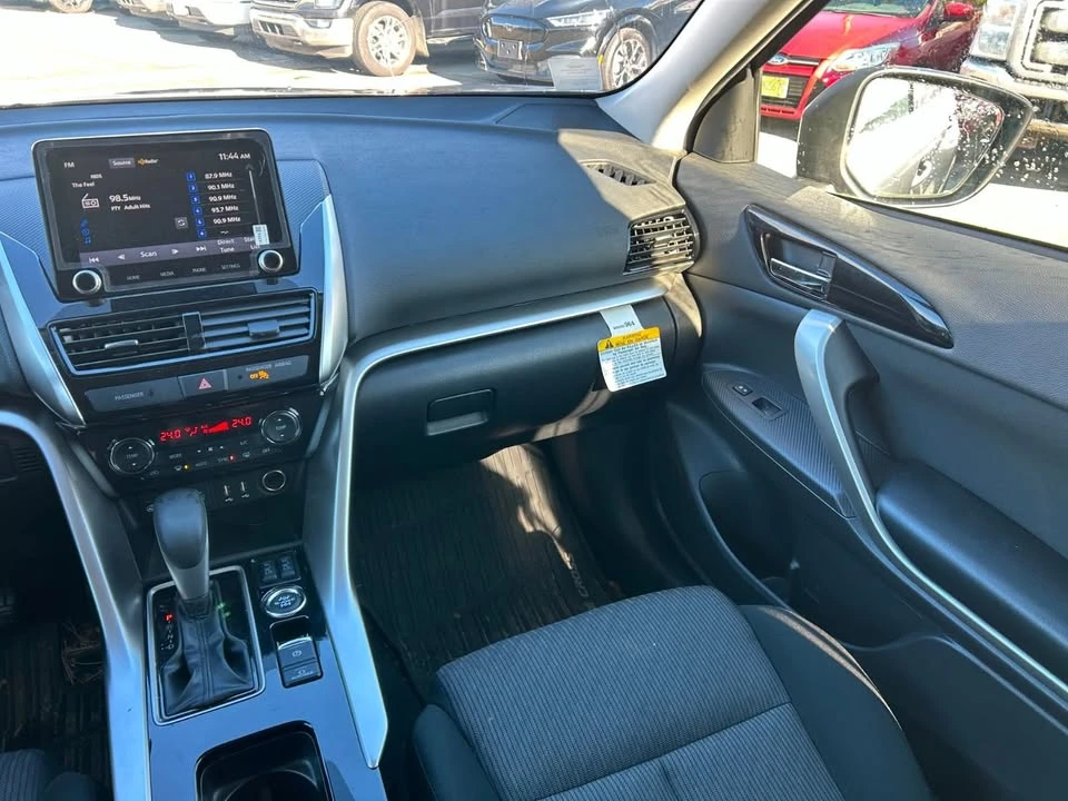 2023 Mitsubishi Eclipse Cross - Image 15 of 19
