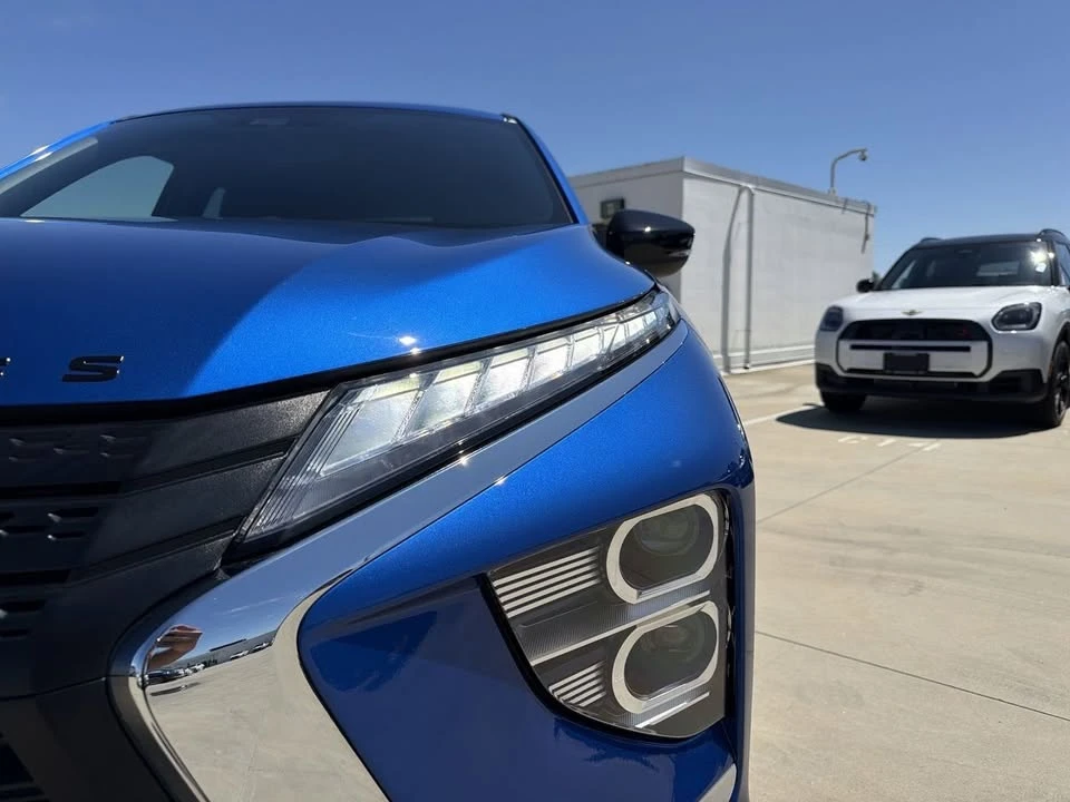 2023 Mitsubishi Eclipse Cross - Image 4 of 16