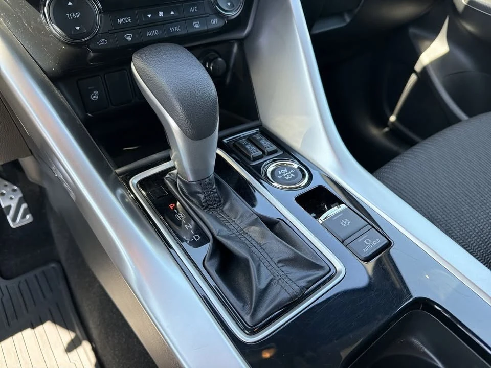 2023 Mitsubishi Eclipse Cross - Image 12 of 16