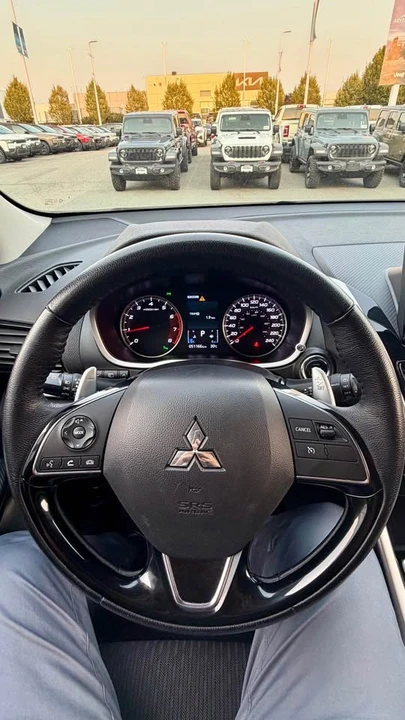 2023 Mitsubishi Eclipse Cross - Image 10 of 14