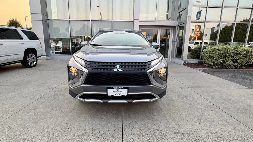 2023 Mitsubishi Eclipse Cross - Image 2 of 14