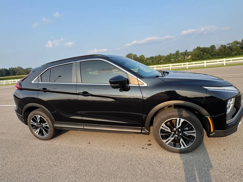 2023 Mitsubishi Eclipse Cross - Image 3 of 22
