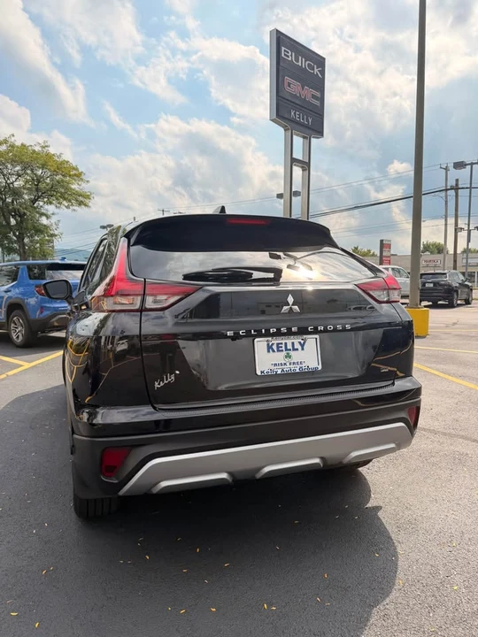 2023 Mitsubishi Eclipse Cross - Image 3 of 12