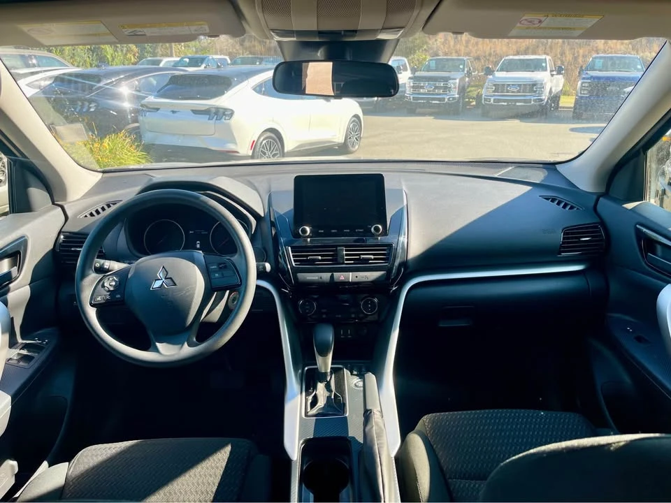 2023 Mitsubishi Eclipse Cross - Image 12 of 18