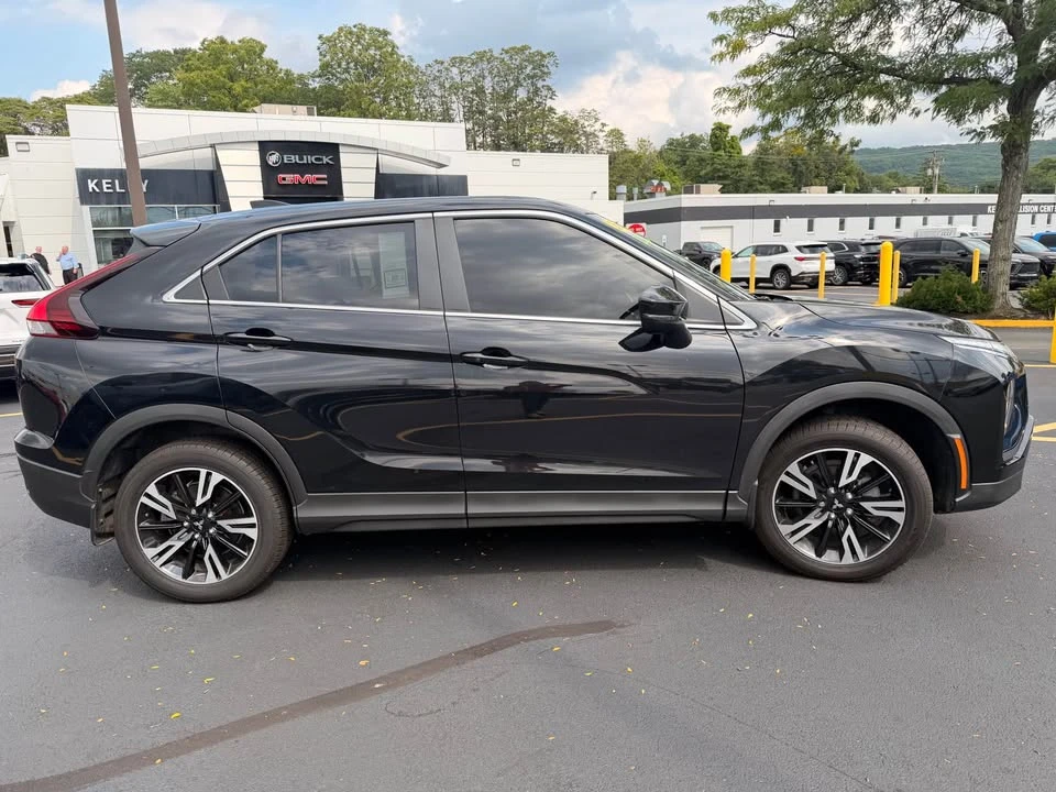 2023 Mitsubishi Eclipse Cross - Image 2 of 12