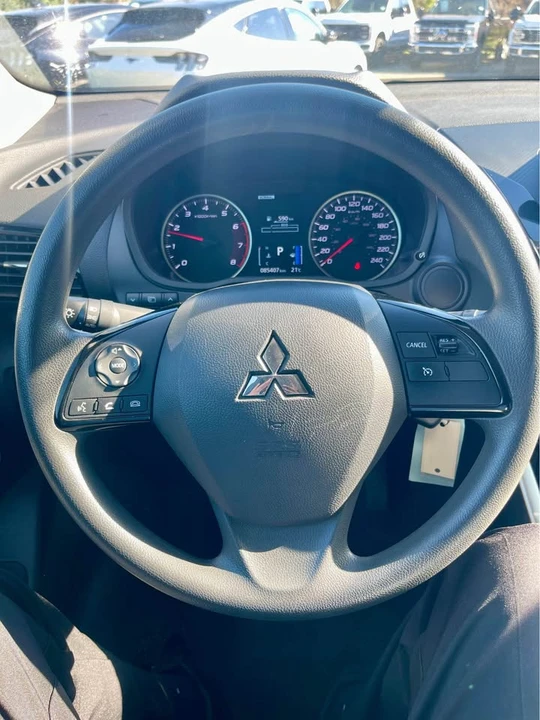 2023 Mitsubishi Eclipse Cross - Image 10 of 18