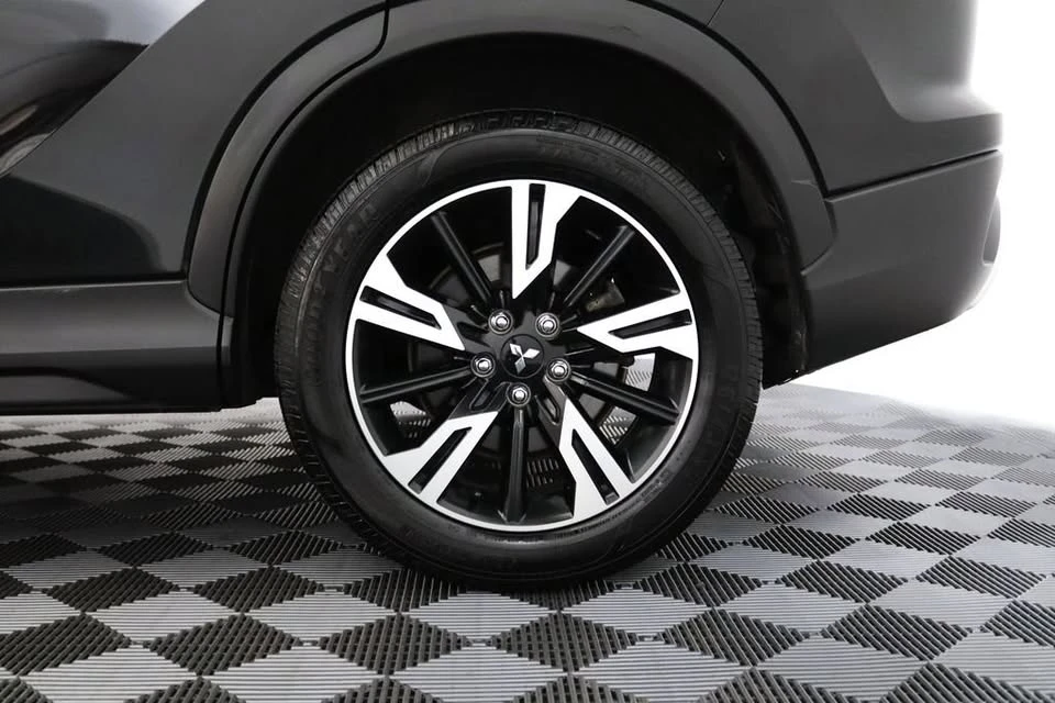 2023 Mitsubishi Eclipse Cross - Image 4 of 20