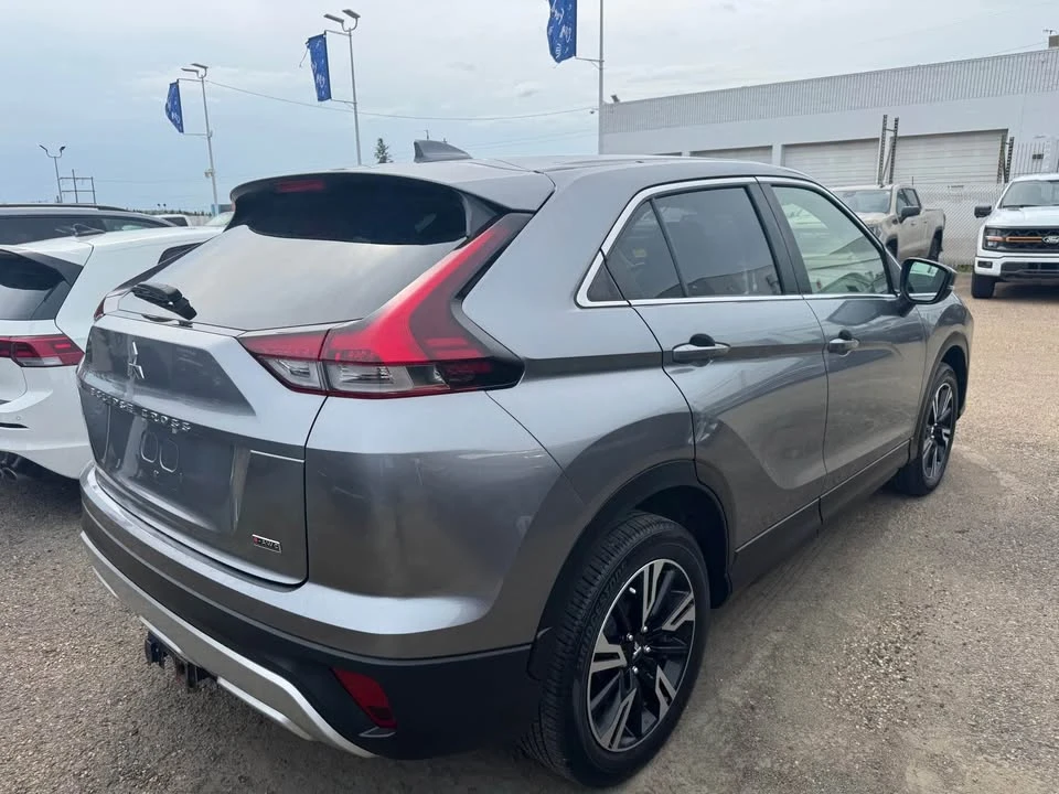 2023 Mitsubishi Eclipse Cross - Image 2 of 7