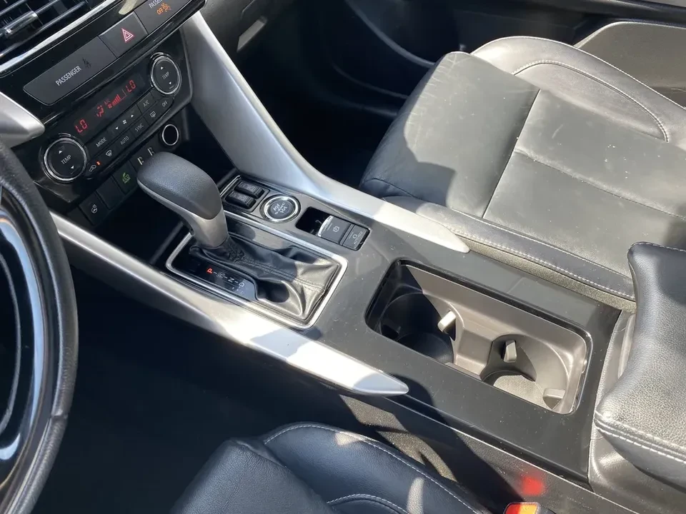2023 Mitsubishi Eclipse Cross - Image 8 of 10
