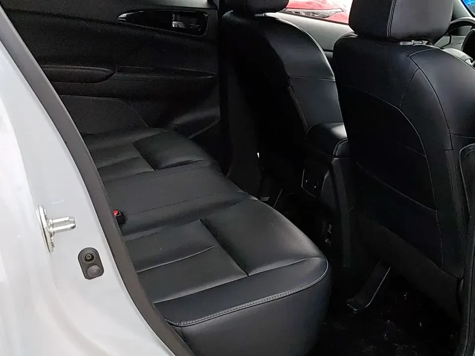2023 Mitsubishi Eclipse Cross - Image 18 of 20