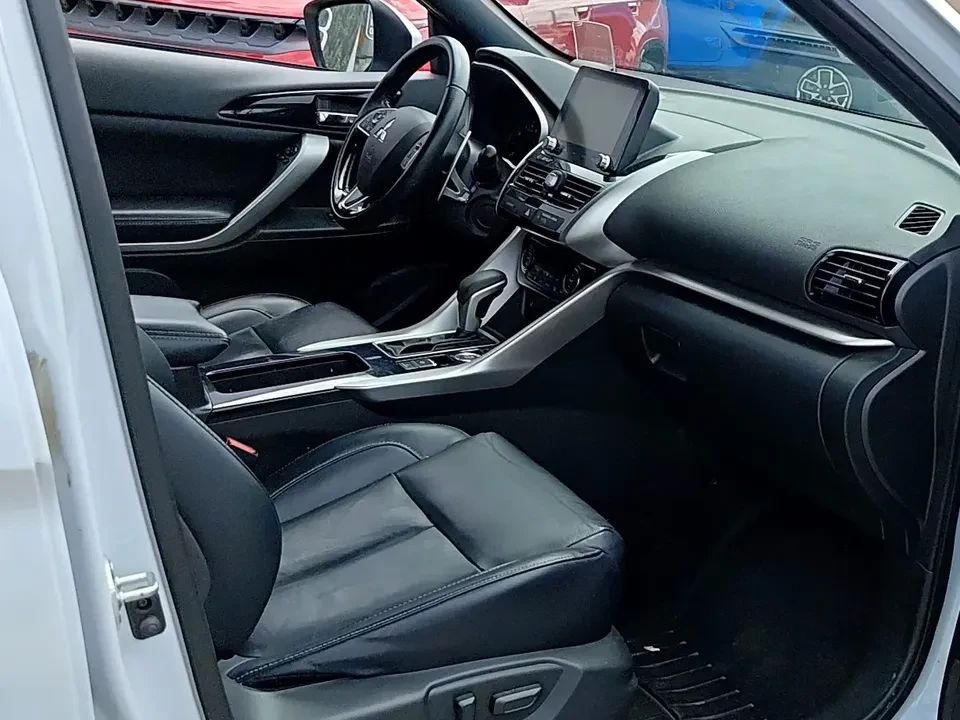 2023 Mitsubishi Eclipse Cross - Image 15 of 20
