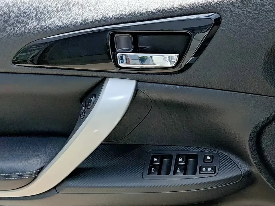 2023 Mitsubishi Eclipse Cross - Image 13 of 20