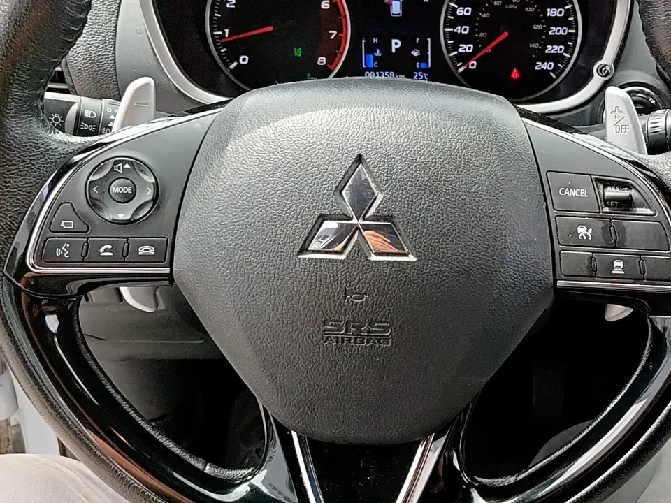 2023 Mitsubishi Eclipse Cross - Image 9 of 20