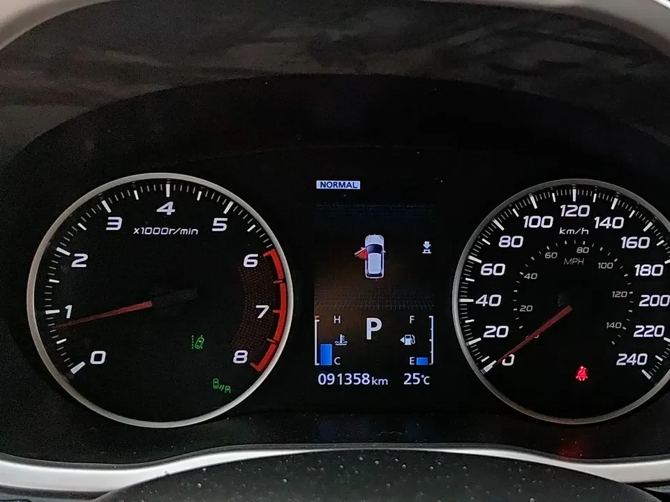 2023 Mitsubishi Eclipse Cross - Image 11 of 20