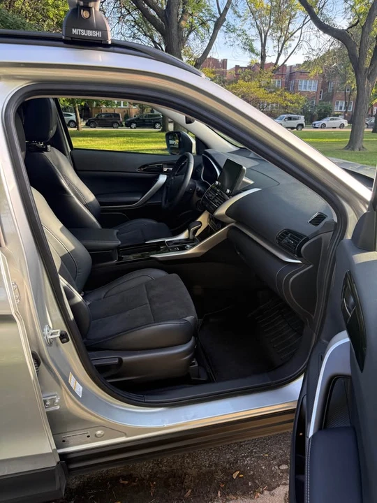 2023 Mitsubishi Eclipse Cross - Image 3 of 19