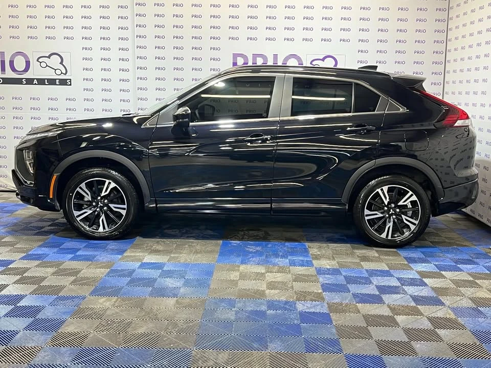 2023 Mitsubishi Eclipse Cross - Image 2 of 20