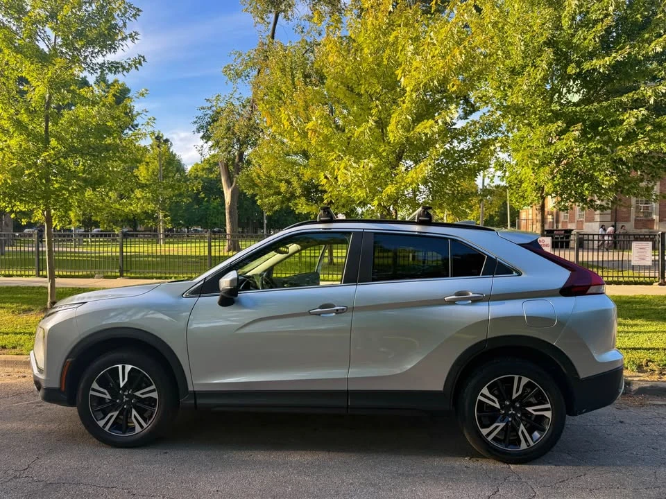 2023 Mitsubishi Eclipse Cross - Image 2 of 19