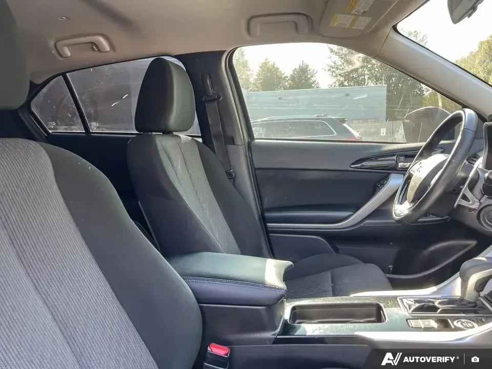 2023 Mitsubishi Eclipse Cross - Image 14 of 16